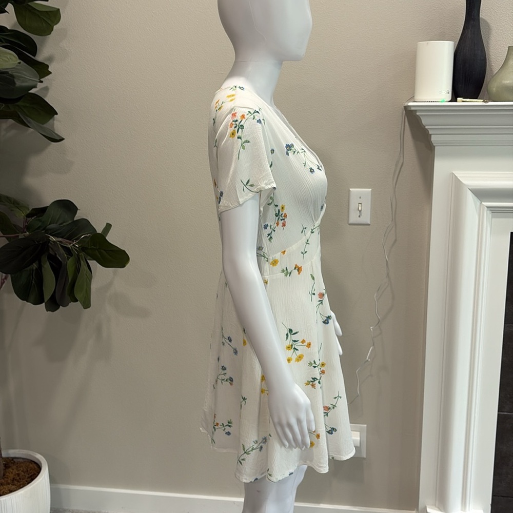 LA Hearts Floral Crinkled Babydoll Dress Size Large Short Sleeve Plunge V-Neck - Picture 5 of 13